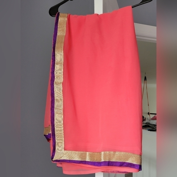 'Camellia' saree in pink with Purple/Gold border - Picture 1 of 3